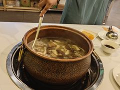 -菌海森林·非遗野生菌火锅(西山区滇池路摩根道店)