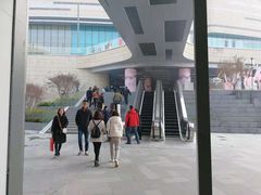 -新百广场(地铁站)