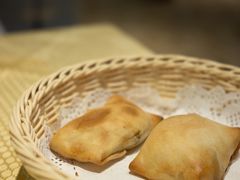 馕坑烤包子-巴扎美食·新疆菜·西域歌舞表演餐厅(新疆大厦店)