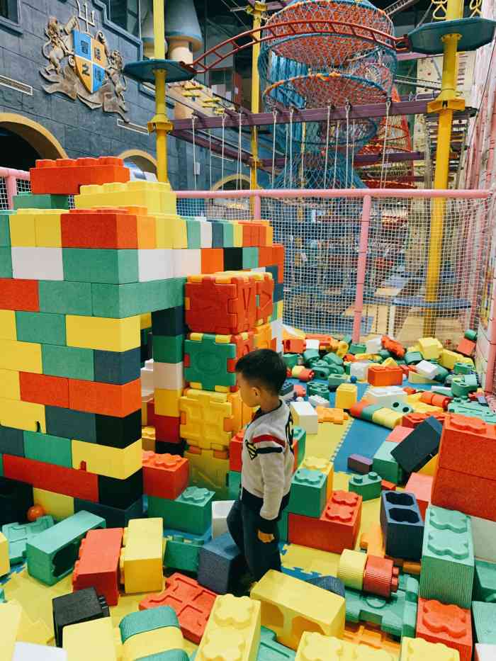 小皮孩乐园-"孩子玩的项目特别多,服务人员态度很好,只.