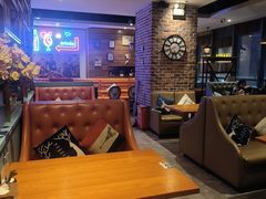 -豪客嘉族·麦尼顿西餐厅(乐福天下店)