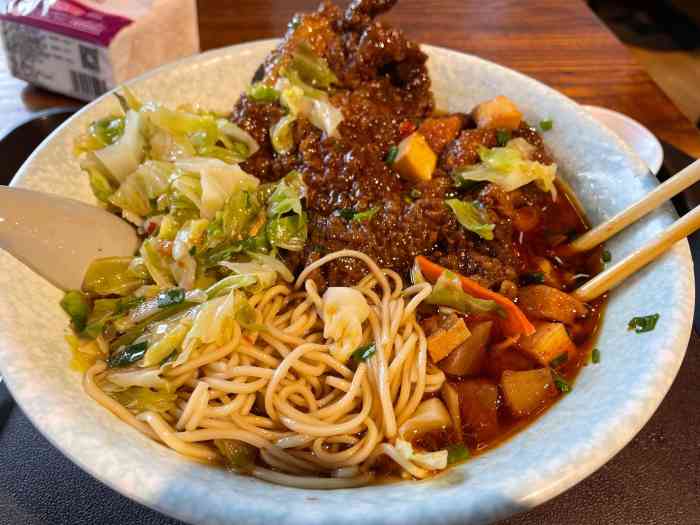 谷沙屋面铺-"上海巨大狮子头葱油拌面90浓油赤酱嘎嘎香.