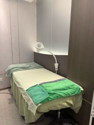 -苗方清颜·祛痘皮肤管理