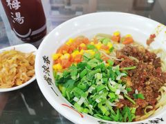 -牛一嘴·兰州牛肉面·大盘鸡(财富中心店)