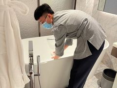 -深圳国际会展中心希尔顿酒店(前海华发冰雪世界店)