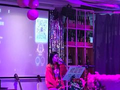 -樱花里音乐餐吧·牛扒椰子鸡(东圃店)