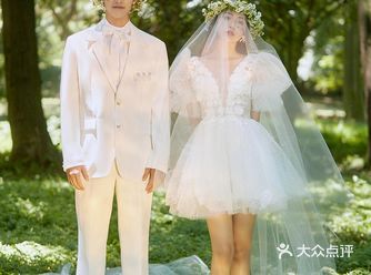 阳光下的爱闪闪发光清新森系婚纱照 对美好的期许,