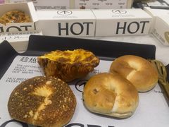 -HOT CRUSH趁热集合·现烤面包(环球港店)