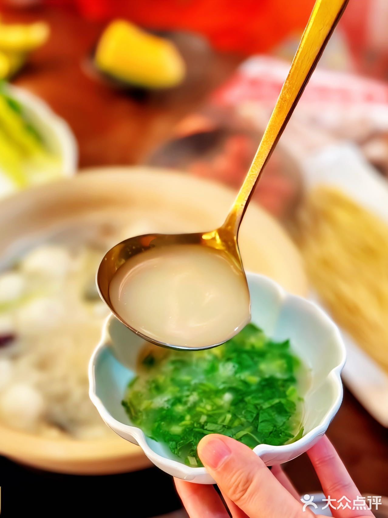  现捞现吃的鲜美活鱼，真是鲜到停不了口 