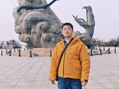 -巴陵广场