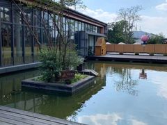 -田园东方蜜桃村的田野营地