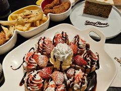 -StayReal Cafe(长宁来福士广场东八区店)