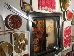 -海底捞火锅鲜切牛肉主题店(长寿路店)