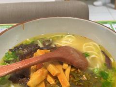 -百春原湖南牛肉粉(百联世纪店)
