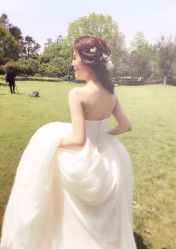 点击看大图 -GRACE KELLY婚纱与礼服(北京店)