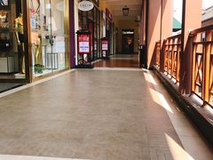 -王府井奥莱临潼小镇(临潼店)