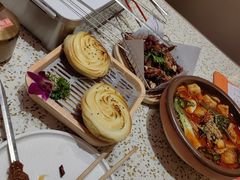 -小董哥烤串·爆汁大油边(故宫店)