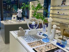 -视野联行眼镜·蔡司·尼康·豪雅·依视路(青浦宝龙店)