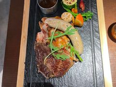 -卡普里披萨·牛扒·下午茶