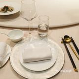 门口泊车车钥匙给他们就行了