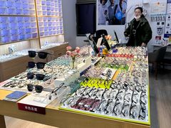 -天空之镜眼镜店蔡司依视路配镜授权零售店(望京颐堤港店)