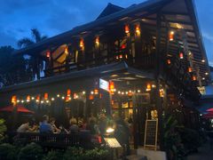 -Dash Teak House
