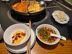 -两三事小郡肝串串香火锅(桂庙店)