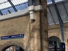 -九又四分之三站台