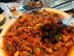 -临界音乐酒馆·小龙虾·江湖菜(华熙LIVE·鱼洞店)