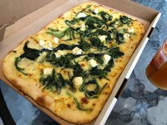 -必胜客(宝杨路宅急送店)