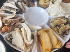 -野菌皇海景野生菌火锅(滨海大道店)