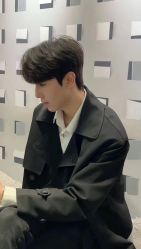 -一家只做男发烫染的店