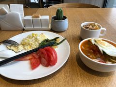 -西安大雁塔科技大学地铁站亚朵酒店