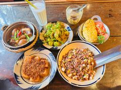 -Cuc Gach Quan Restaurant