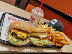 -The Habit Burger Grill 哈比特汉堡(爱琴海店)