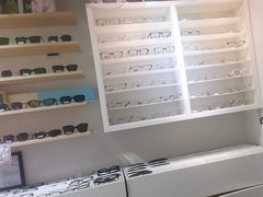 -天空之镜眼镜店蔡司依视路授权店(天通苑店)