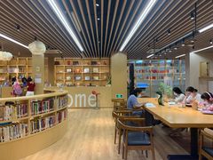 -漕河泾街道图书馆(漕河泾社区文化活动中心店)