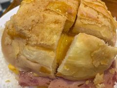 Big&nbsp;men菠萝包-澳门陈光记烧味饭店(南京德基广场店)