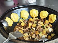 -粘豆包柴火铁锅炖