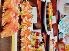 -雍容荟帝王蟹活龙虾展台自助(IFS黑金店)