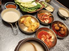 -草家酱蟹炭火烤肉店(珲春南路二店)