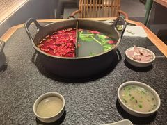 -三出山火锅(南京万象天地店)