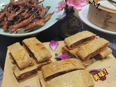 烧汁鸭舌拼墨鱼胶-轩记海鲜餐厅·四十五年老字号·经典粤菜(西区彩虹店)