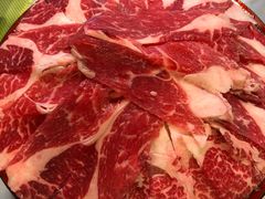安格斯牛肉-鲜入围煮花胶鸡海鲜火锅