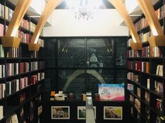 -钟书阁(松江泰晤士小镇店)