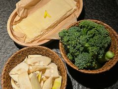 -三出山火锅(南京万象天地店)
