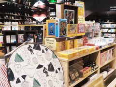 -钟书阁(群光广场店)