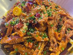 -张大师鸭爪爪特色干锅(南湖店)