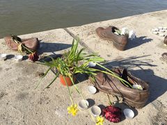 -多瑙河畔鞋履雕塑