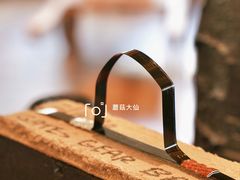 -Nathalie Djurberg与Hans Berg“牛皮纸包裹的月亮”-Prada荣宅当季展览